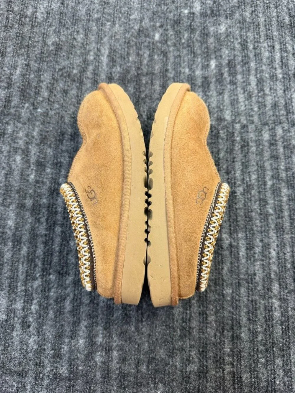 UGG Tasman Chestnut Suede Sheepskin Slippers Kids Size 1